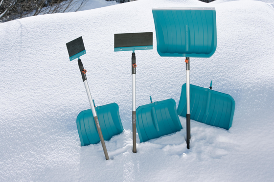 GOPLUS Sneeuwschep met hulpgreep, sneeuwschuiver breed, 405 mm, 135 cm GOPLUS Sneeuwschep met hulpgreep, sneeuwschuiver breed, 405 mm, 135 cm