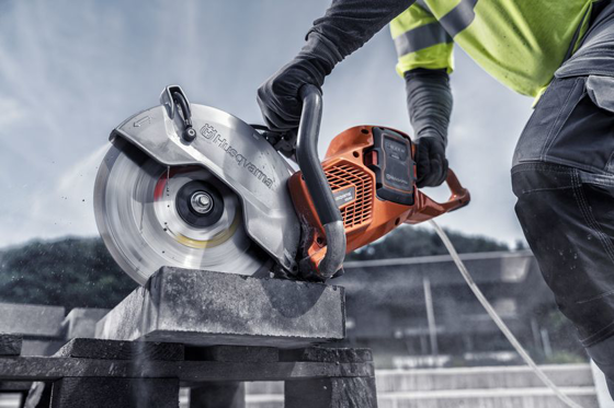 Buy Husqvarna k540i battery cutter + blade 970664001